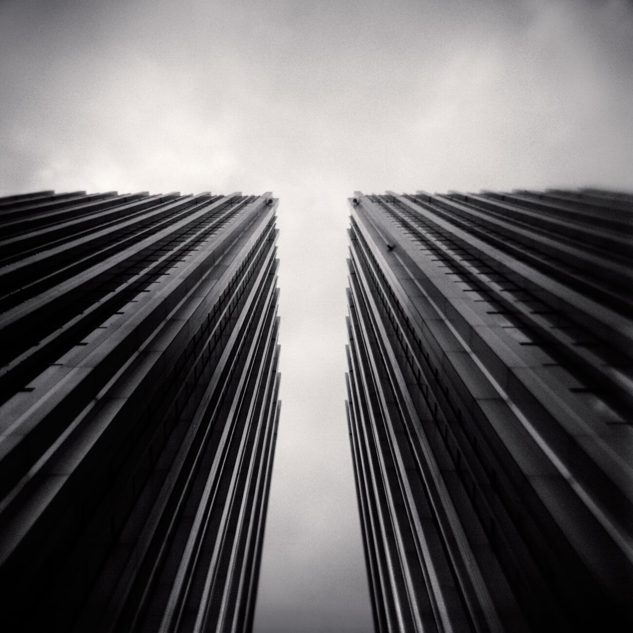 Tirage photographique 45 x 45 cm, Aqua Dojima NBF Tower, etude 2. Ref-11580-4 - Denis Olivier Photographie