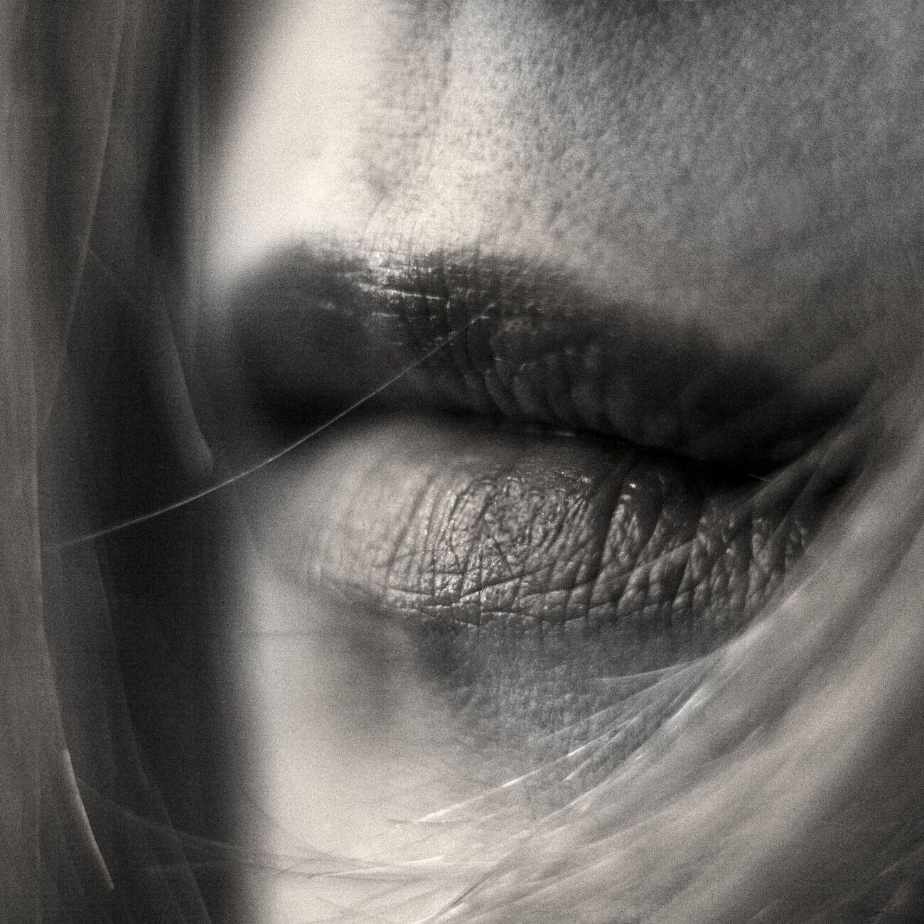 Tirage photographique 23 x 23 cm, Sweet on her lips. Ref-580-3 - Denis Olivier Photographie d'Art