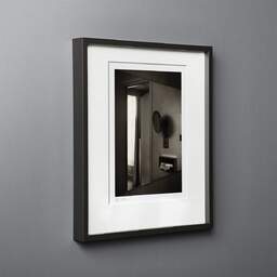 Photographie d'art et collection Denis Olivier, Hotel Bathroom, Paris, France. Septembre 2020. Ref-1390 - Denis Olivier Photographie d'Art, cadre bois noir sur fond gris