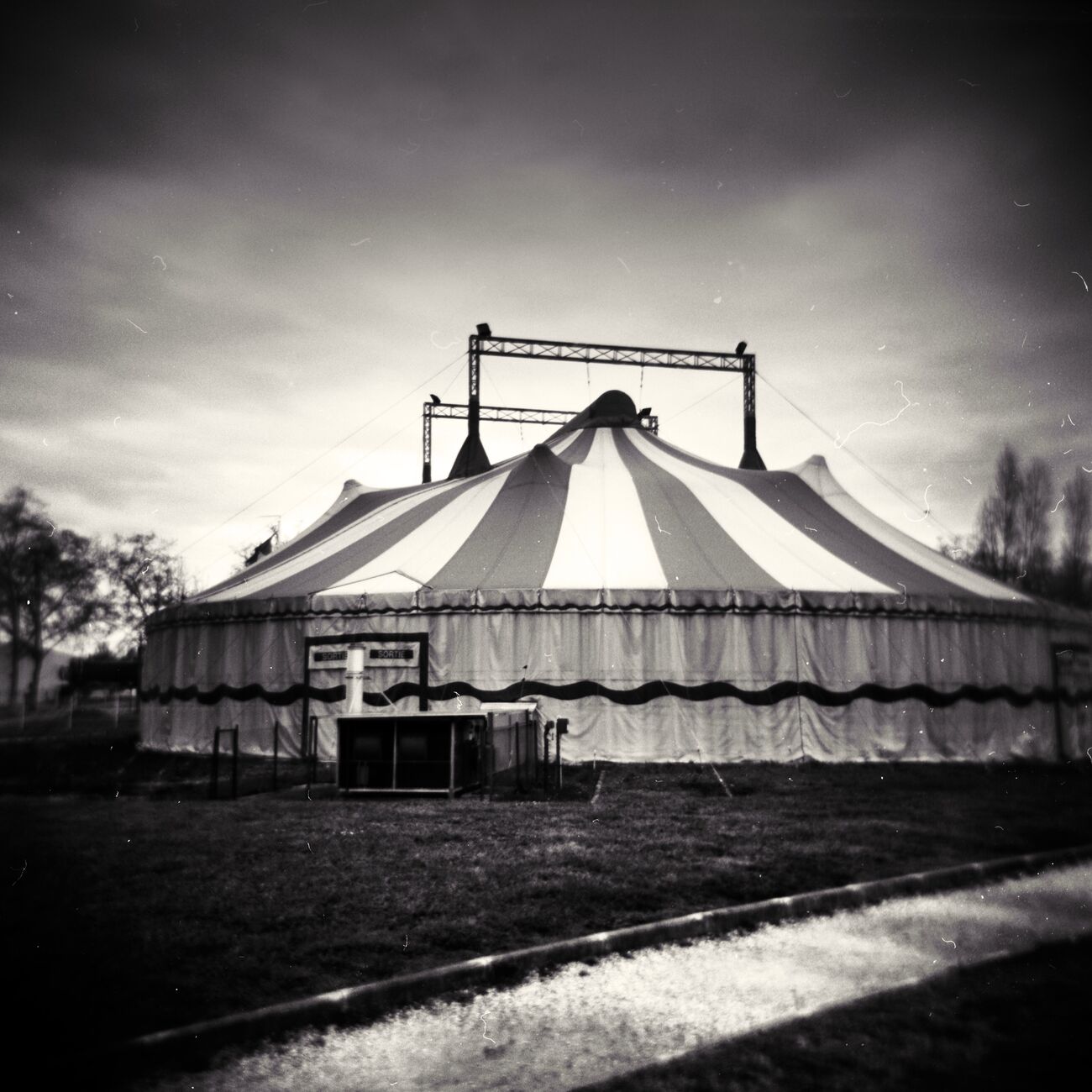 Circus, Bordeaux, France. March 2007. Ref-1073 - Denis Olivier Photography