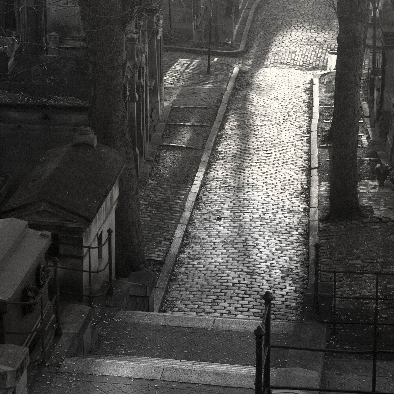 Photograph print 5.1 x 5.1 in, Père Lachaise Cemetary. Ref-485-19 - Denis Olivier Art Photography