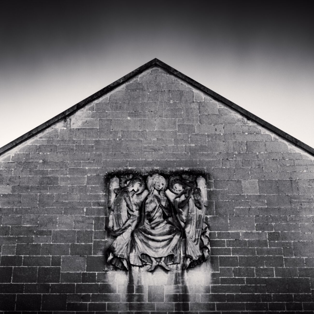 Virgin Mary Between Two Angels, Notre-Dame-des-Anges Church, Bordeaux, France. November 2021. Ref-11510 - Denis Olivier Photography