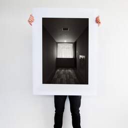Art and collection photography Denis Olivier, Daiwa Roynet Hotel, Kyoto Shijo Karasuma, Japan. July 2014. Ref-11639 - Denis Olivier Art Photography, Large original photographic art print in limited edition and signed tenu par un homme