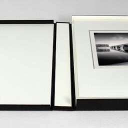 Art and collection photography Denis Olivier, Pont-Neuf Bridge, Etude 1, Toulouse, France. June 2021. Ref-11458 - Denis Olivier Photography, photograph with matte folding in a luxury book presentation box